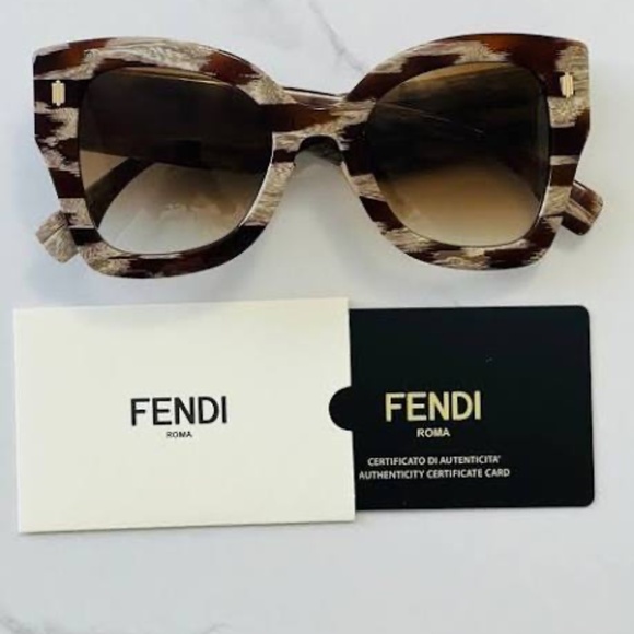 *NEW* NEVER WORN* Fendi PYTHON / BROWN GRADIENT Sunglasses Item #6634382